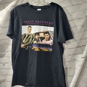 Jonas Brothers tee Happiness Begins tour